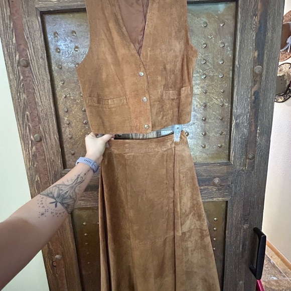 Silverado Brown Suede Vest and Skirt Set - Picture 1 of 5